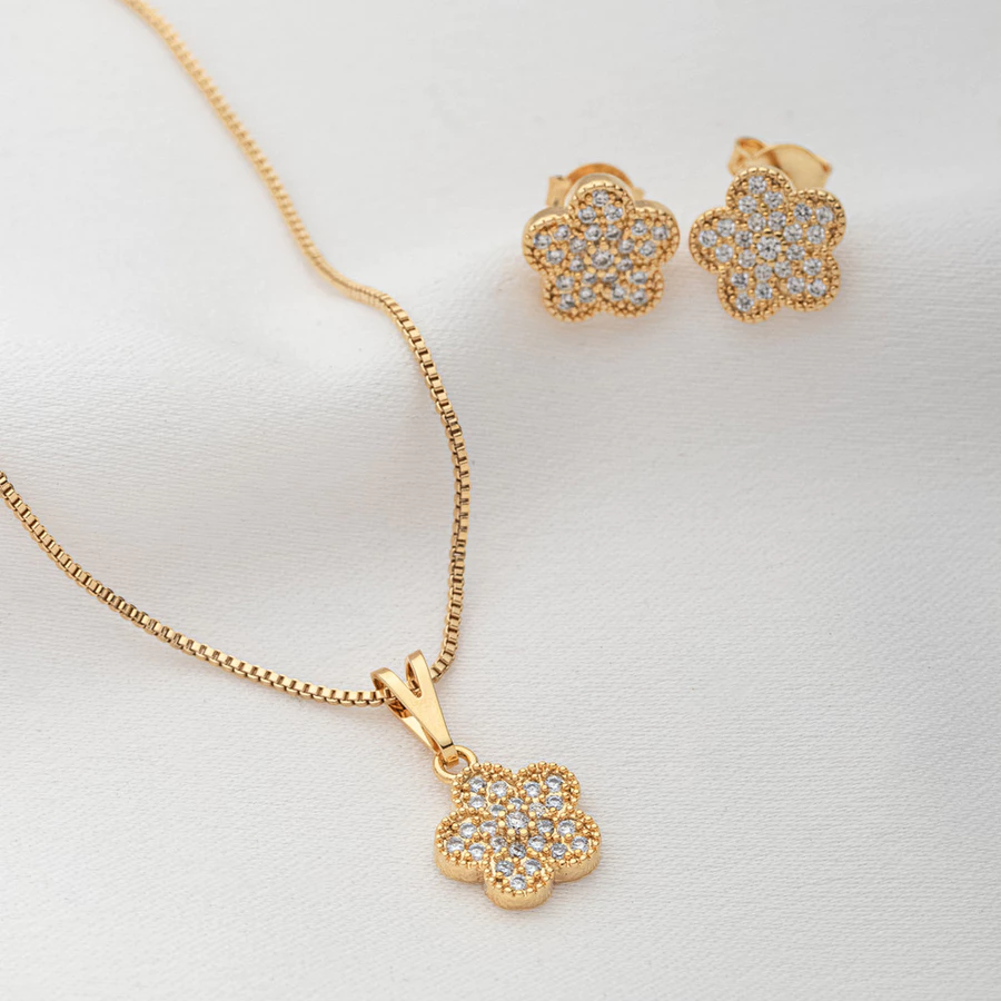 Conjunto Flor Cravejada Dourado ou Prata — semijoia com folheado a ouro 18k